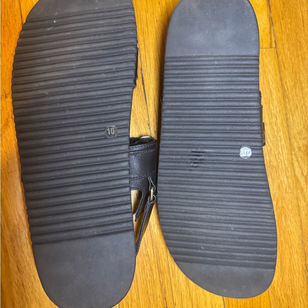 Steve Madden Black Leather Sandals - Picture 2 of 5